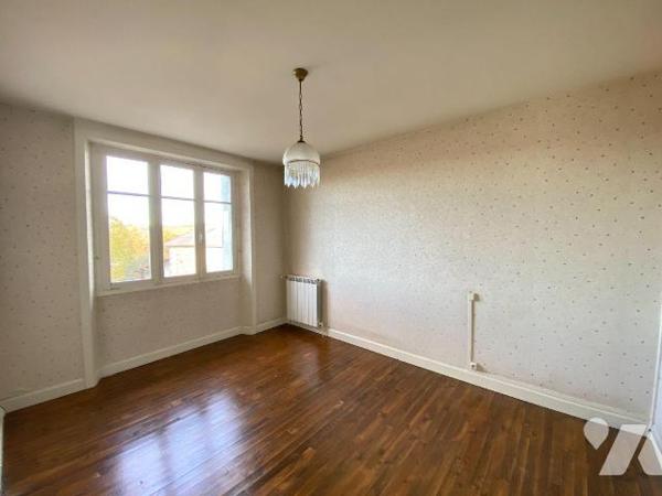 REILHAC, sur terrain de 459 m², maison d'habitation individuelle comprenant RDC garage, buander...