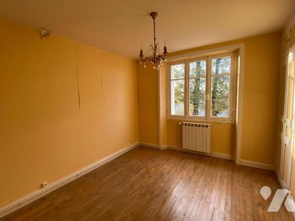 REILHAC, sur terrain de 459 m², maison d'habitation individuelle comprenant RDC garage, buander...