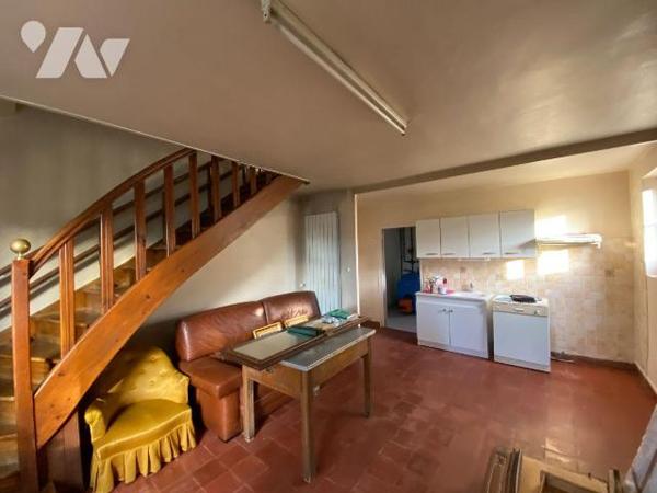 REILHAC, sur terrain de 459 m², maison d'habitation individuelle comprenant RDC garage, buander...