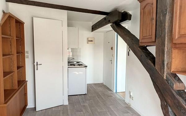 Appartement à louer    1 pièce •  Tours