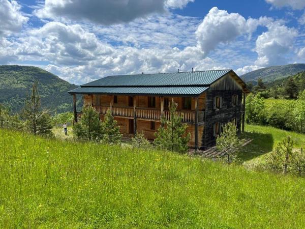 Val-Maravel (26310) Ensemble immobilier, chalet, 350m2, terrain 70A, Gîtes, retraite Yoga, 26310 Val Maravel