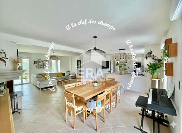 Maison 7 pièce(s) 206 m2