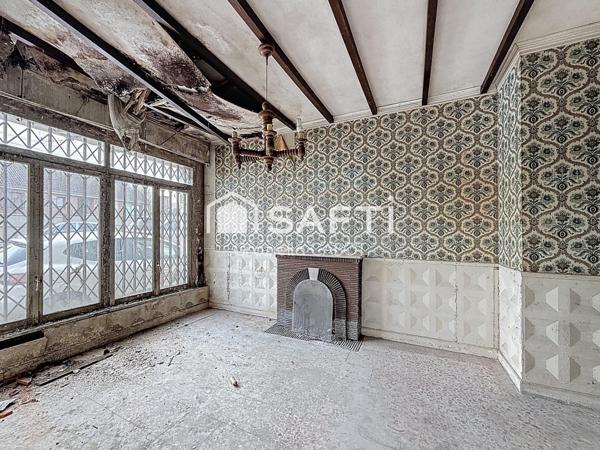 MAISON AVEC GROS TRAVAUX