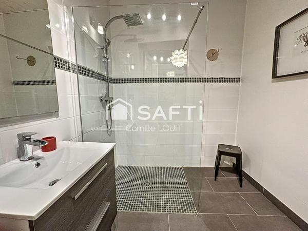 Maison en pierre au coeur d'Arveyres