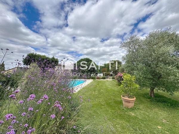 Maison en pierre au coeur d'Arveyres