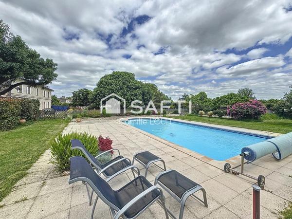 Maison en pierre au coeur d'Arveyres