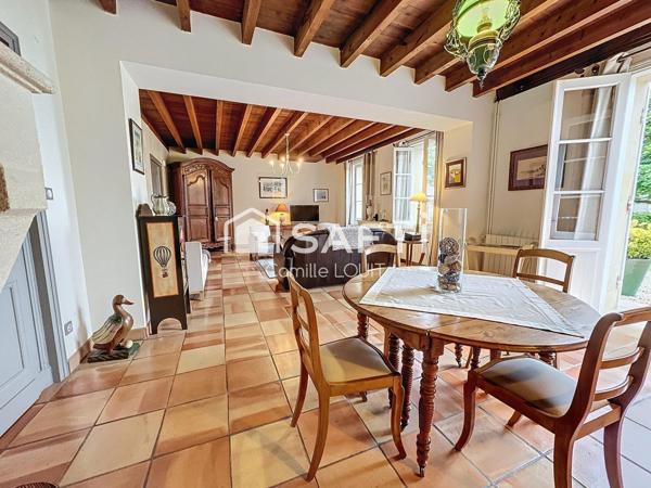 Maison en pierre au coeur d'Arveyres