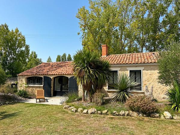 Longère entièrement rénovée avec goût