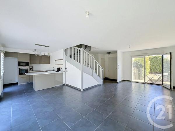 Maison à vendre  6 pièces - 120 m 2   CHASSIEU  - 69