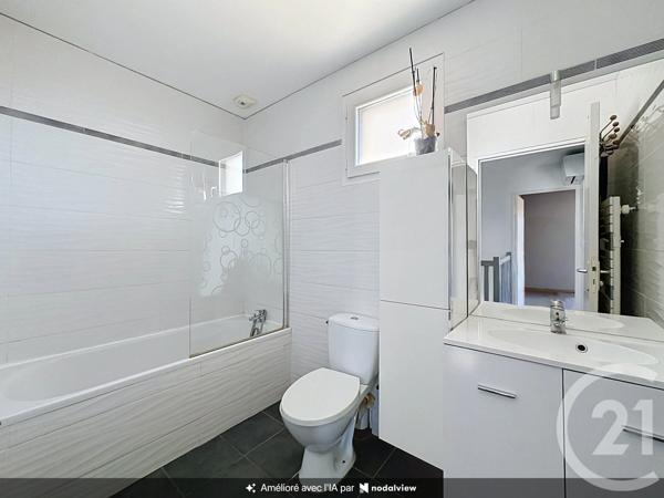 Maison à vendre  6 pièces - 120 m 2   CHASSIEU  - 69