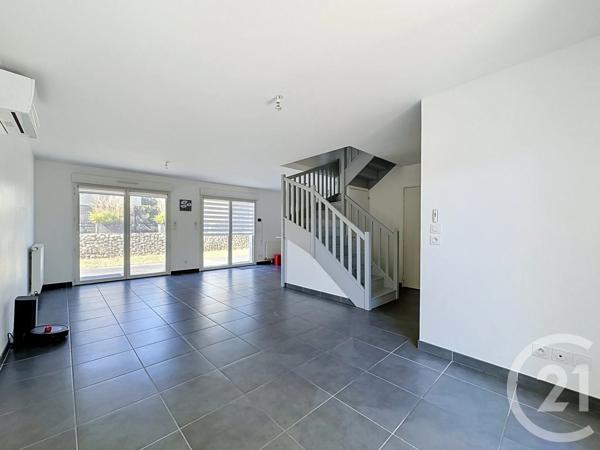 Maison à vendre  6 pièces - 120 m 2   CHASSIEU  - 69