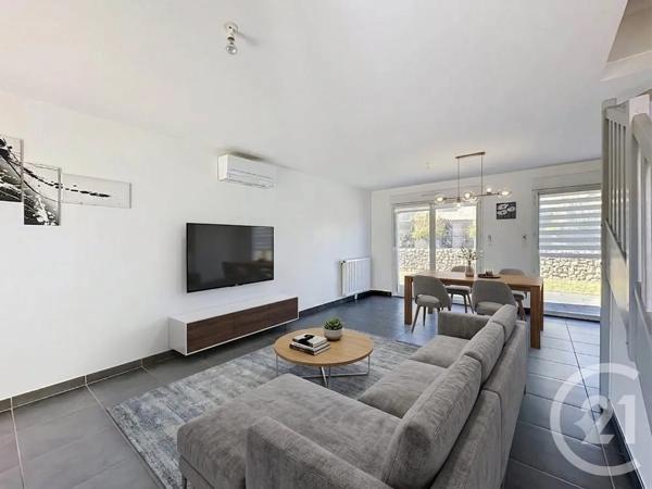 Maison à vendre  6 pièces - 120 m 2   CHASSIEU  - 69