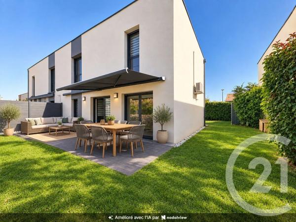 Maison à vendre  6 pièces - 120 m 2   CHASSIEU  - 69