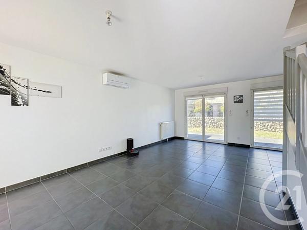 Maison à vendre  6 pièces - 120 m 2   CHASSIEU  - 69