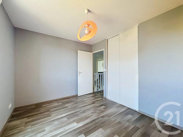 Maison à vendre  6 pièces - 120 m 2   CHASSIEU  - 69