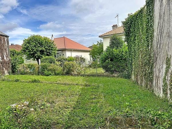 Immeuble à vendre à Poitiers quartier Dolmen - Opportunité d'investissement locatif dans une zone résidentielle et calme