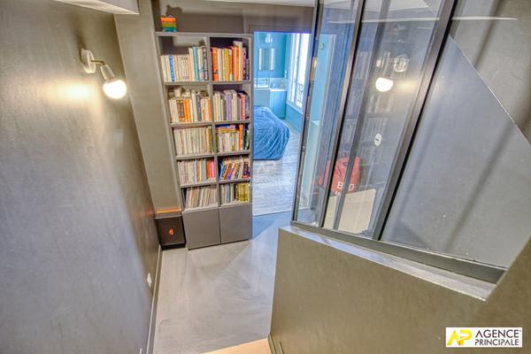 Versailles Rive-Droite Maison de ville en copropriété de 6 pièces 117.51² au sol avec cour et terrasse privative €995 000 ** - Référence 26497