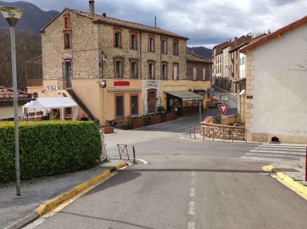 Immeuble à rénover – Ancien hôtel avec permis purgé – Haut Vallespir