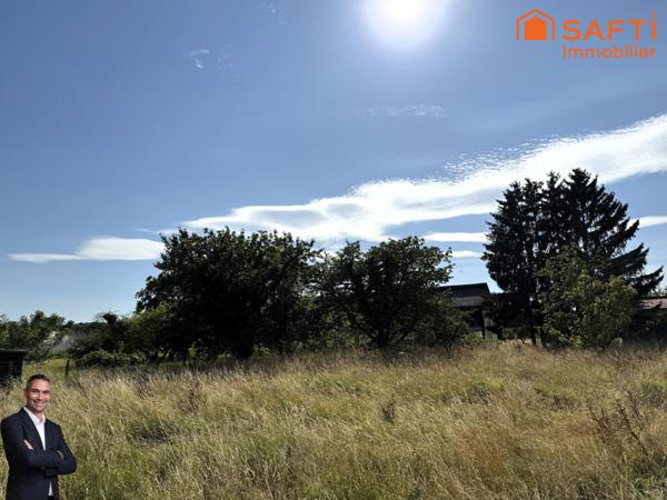 Superbe terrain constructible de 10,93 ares, libre de constructeur et hors lotissement !