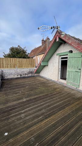 MAISON DE VILLE AVEC TERRASSE A LOUER ROMORANTIN