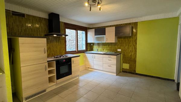 MAISON DE VILLE AVEC TERRASSE A LOUER ROMORANTIN