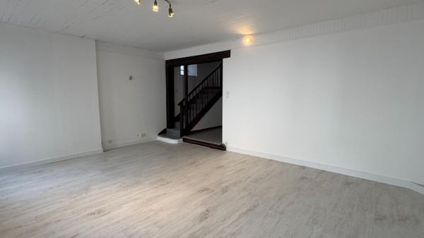 MAISON DE VILLE AVEC TERRASSE A LOUER ROMORANTIN