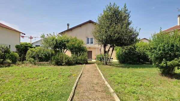 À vendre - Maison ancienne, 4 pièces située à Meyzieu (69330)