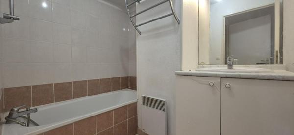 appartement t3 de 51 m² avec parking centre ville sete