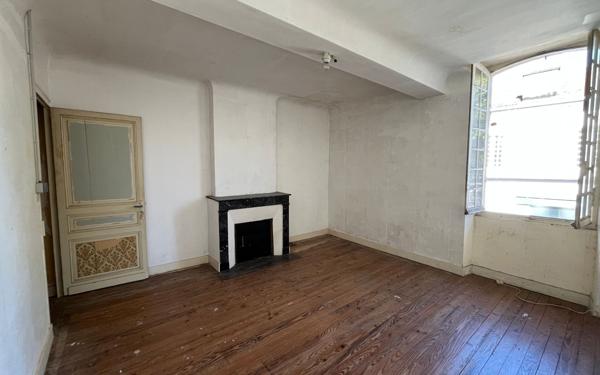 Immeuble à vendre    3 pièces •  Tartas