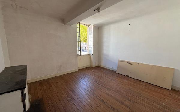 Immeuble à vendre    3 pièces •  Tartas