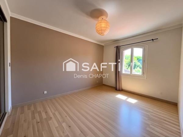 Maison Atypique de 182 m² – Terrain 787 m² – Proche village