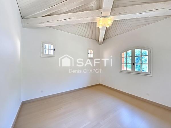 Maison Atypique de 182 m² – Terrain 787 m² – Proche village