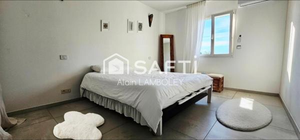 "Villa d’exception avec piscine et studio indépendant" ?