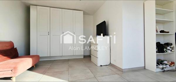 "Villa d’exception avec piscine et studio indépendant" ?