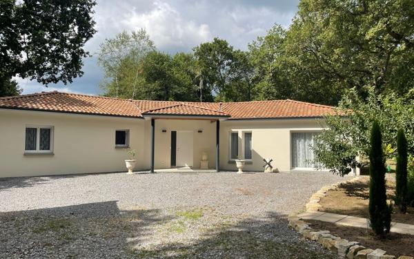 Maison à vendre    4 pièces •  Sindères