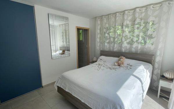 Maison à vendre    4 pièces •  Sindères