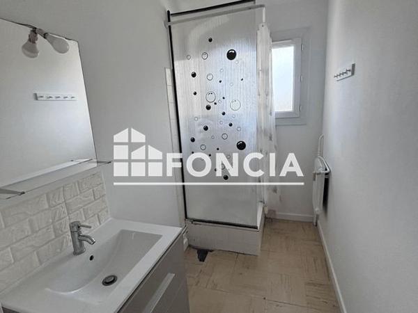 Location Appartement 3 pièces 70 m² - 1621 AVENUE JOSEPH GASQUET Toulon 83100