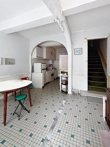 Maison de ville avec garage idéale investisseur.