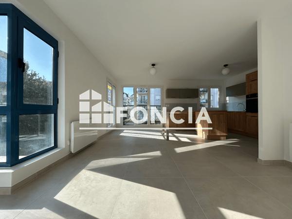 Location Appartement 4 pièces 91.44 m² - 2-4-6 QUAI DES CHEVILLARDS Lille 59000
