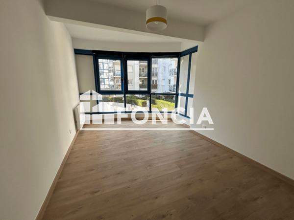 Location Appartement 4 pièces 91.44 m² - 2-4-6 QUAI DES CHEVILLARDS Lille 59000