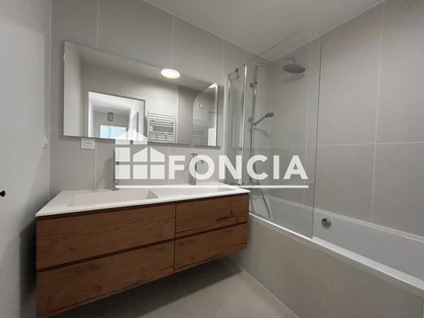 Location Appartement 4 pièces 91.44 m² - 2-4-6 QUAI DES CHEVILLARDS Lille 59000