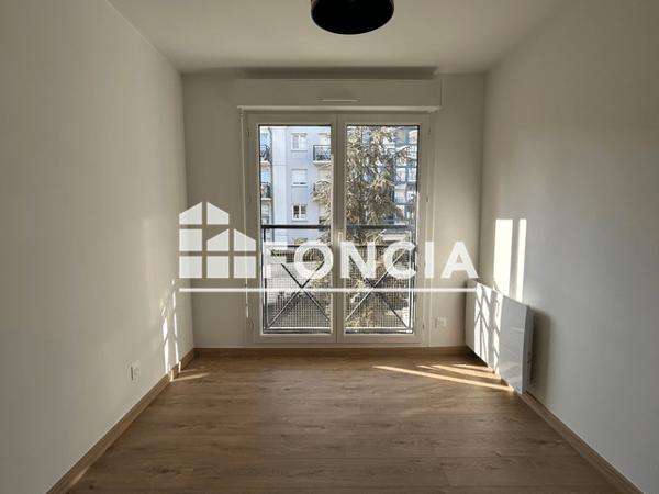 Location Appartement 4 pièces 91.44 m² - 2-4-6 QUAI DES CHEVILLARDS Lille 59000