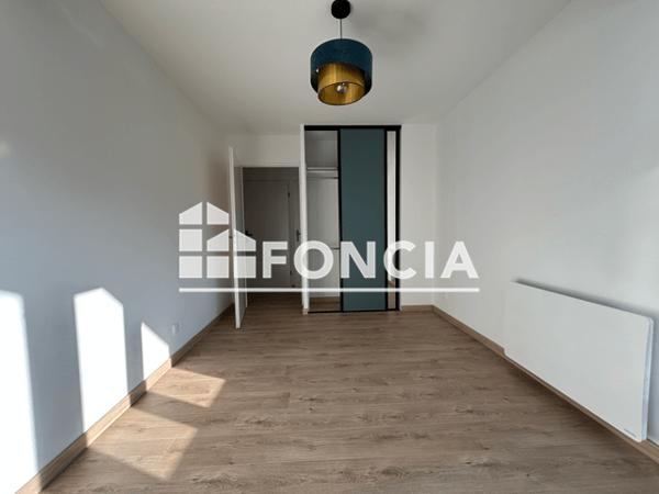 Location Appartement 4 pièces 91.44 m² - 2-4-6 QUAI DES CHEVILLARDS Lille 59000