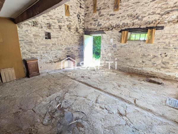 Maison de campagne, 1 chambre, 1 grande mezzanine.