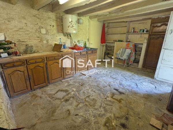 Maison de campagne, 1 chambre, 1 grande mezzanine.