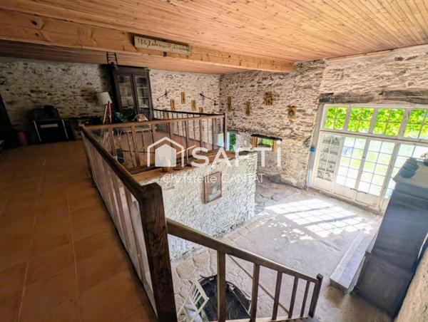 Maison de campagne, 1 chambre, 1 grande mezzanine.
