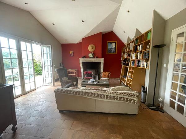Dolus-d'Oléron : maison de plain-pied sur vaste parcelle constructible