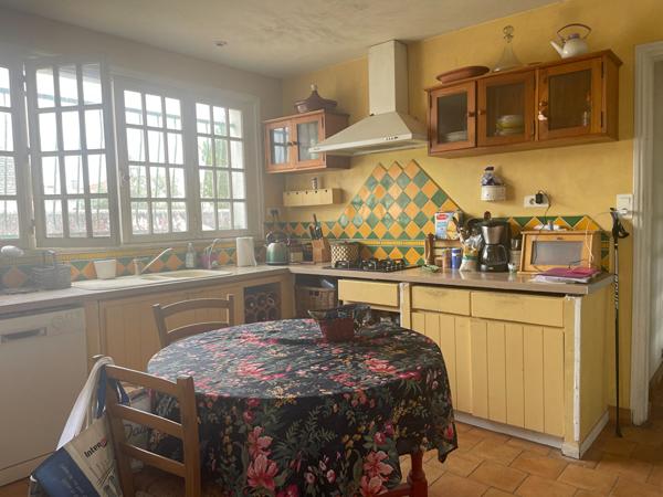 Dolus-d'Oléron : maison de plain-pied sur vaste parcelle constructible