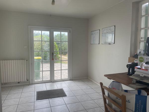 Dolus-d'Oléron : maison de plain-pied sur vaste parcelle constructible