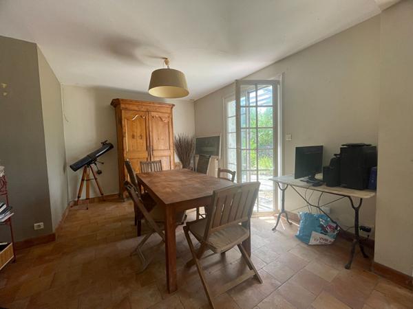Dolus-d'Oléron : maison de plain-pied sur vaste parcelle constructible